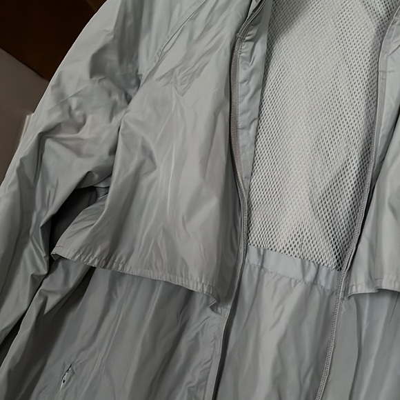 Vintage Windbreaker - Picture 3 of 5